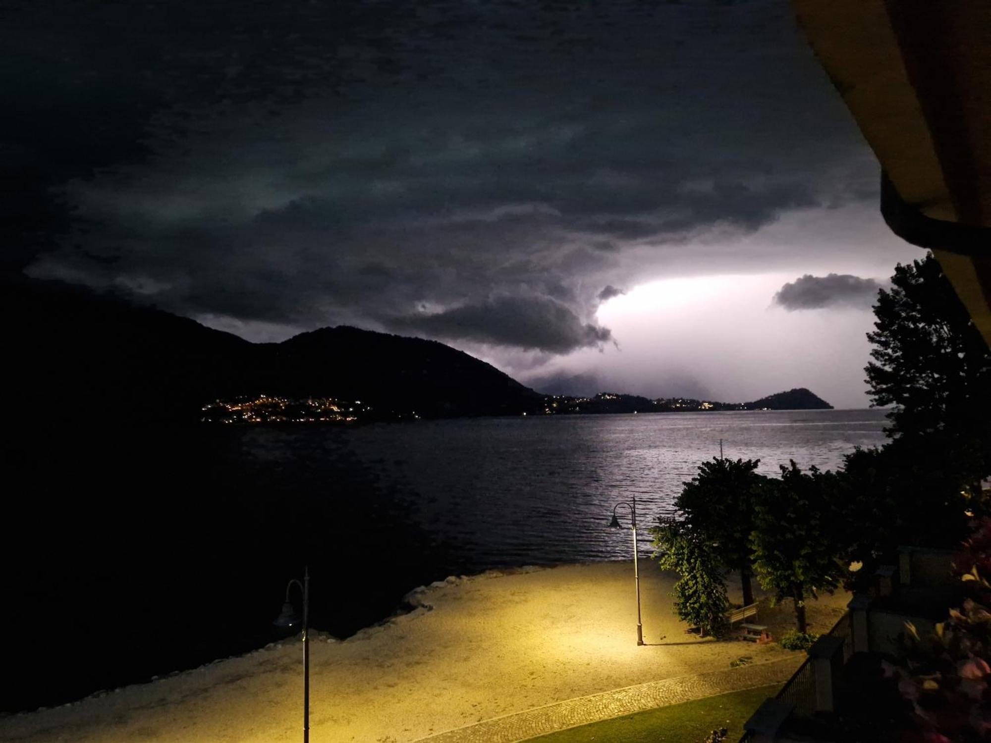 Foresteria Lombarda La Spiaggia Lierna Eksteriør bilde