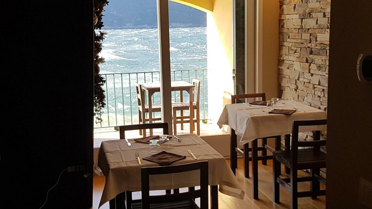Foresteria Lombarda La Spiaggia Lierna Eksteriør bilde